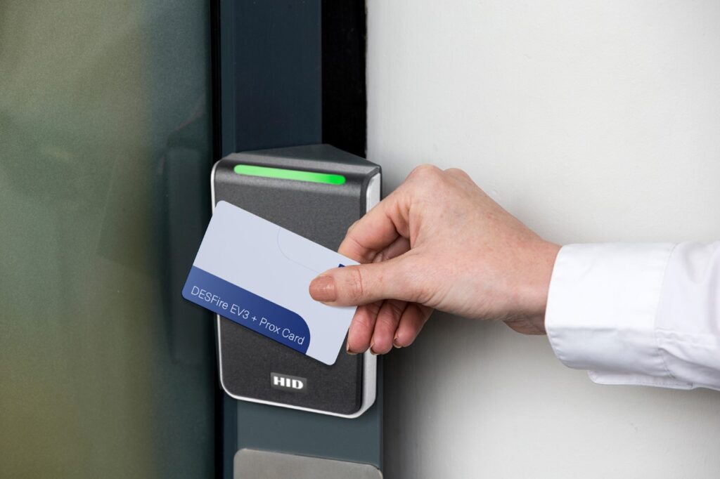 HID Global präsentiert Smartcard mit innovativer MIFARE-DESFire-EV3-Technologie