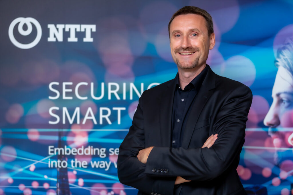 NTT-Studie: Führungskräfte setzen auf Hybrid Work für eine bessere Employee Experience