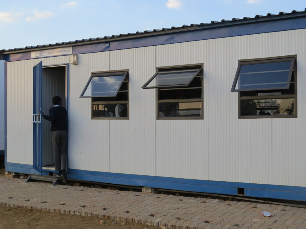 Startschuss für das dritte Container-Klassenzimmer von Sawabona Africa und PYMA